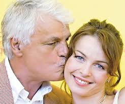 Микеле Плачидо 37 насаар дүү бүсгүйтэй гэрлэжээ